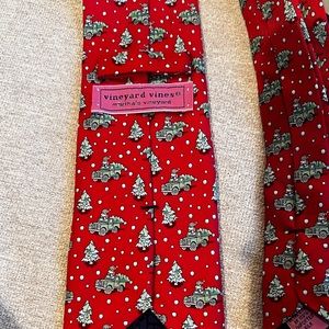 Vineyard Vines Christmas Tie